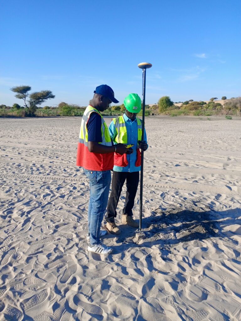 Lire la suite à propos de l’article ETUDE TOPOGRAPHIQUE FOURNITURE, INSTALLATION ET DE LA MISE EN SERVICE D&rsquo;UNE CENTRALE ÉLECTRIQUE HYBRIDE DE 5 MWC SOLAIRE PHOTOVOLTAIQUE ,1.2 MW THERMIQUE DIESEL ET DE 7.112 MWH DES BATTER